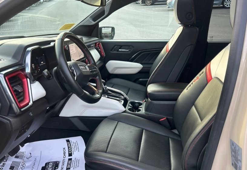 Used 2023 GMC Canyon AT4X image 6