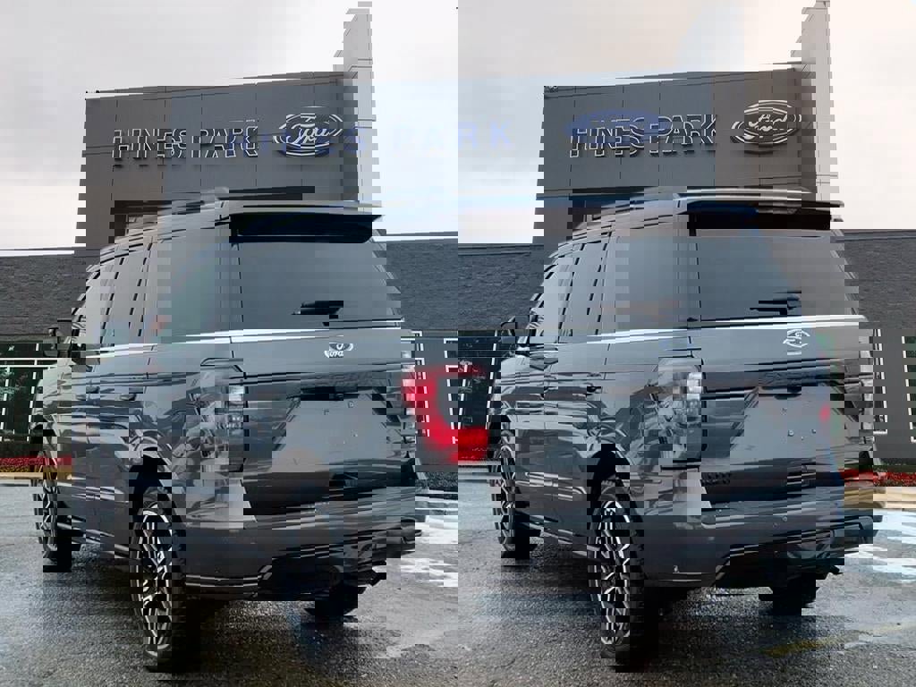 Certified 2020 Ford Expedition Limited w/ Equipment Group 303A image 5