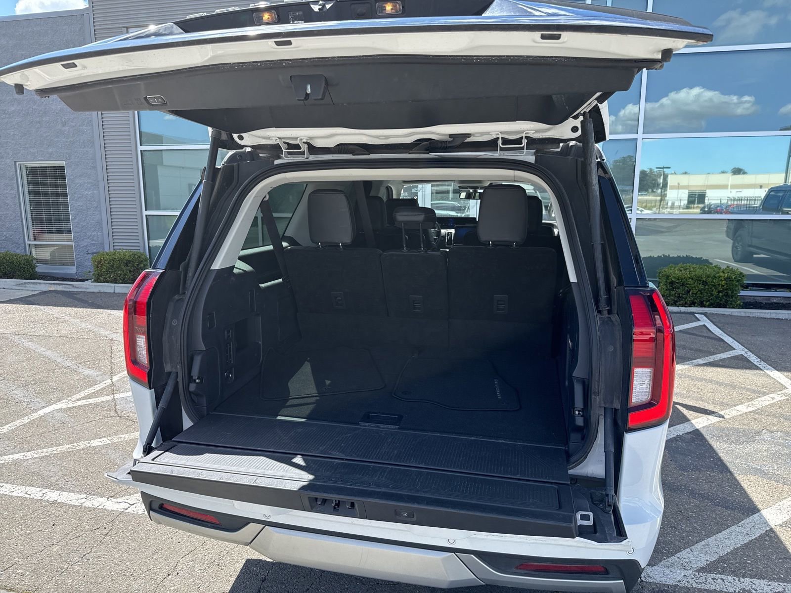 Certified 2025 Ford Expedition Max Platinum AWD/4WD image 16