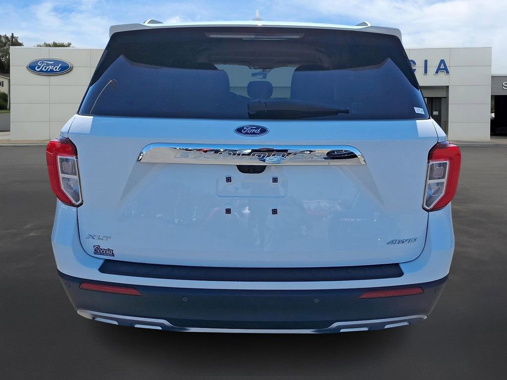 Certified 2023 Ford Explorer XLT w/ Equipment Group 202A image 4