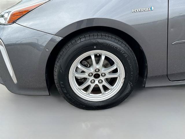 Used 2020 Toyota Prius XLE AWD/4WD image 19