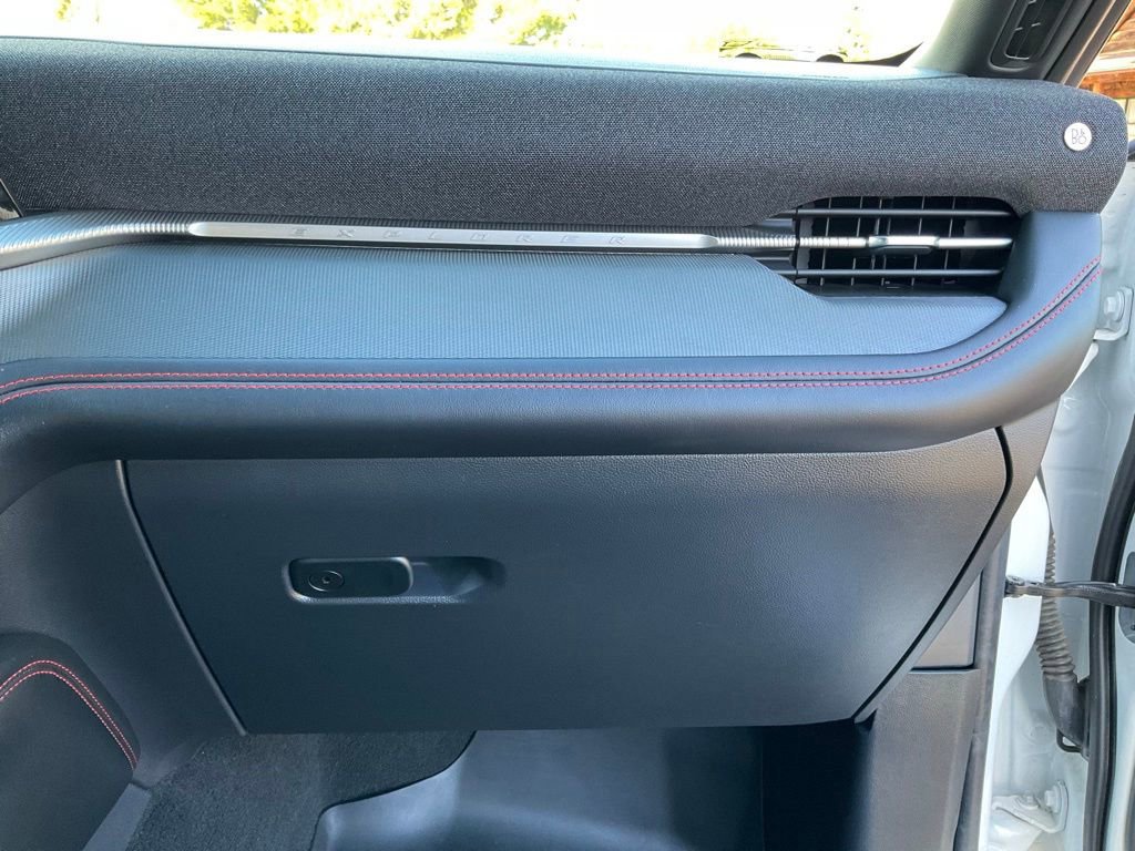 Certified 2025 Ford Explorer ST-Line w/ Premium Package image 41