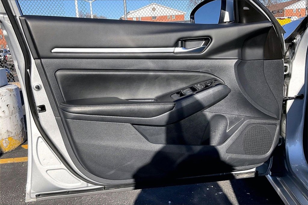 Used 2023 Nissan Altima 2.5 SV image 20