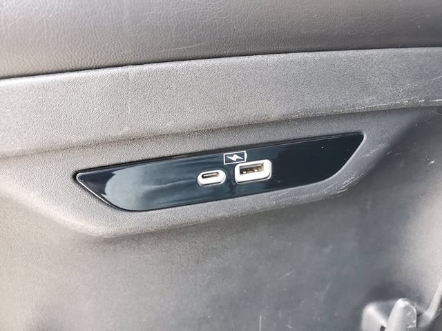 Used 2023 Chrysler Pacifica Touring-L FWD image 28
