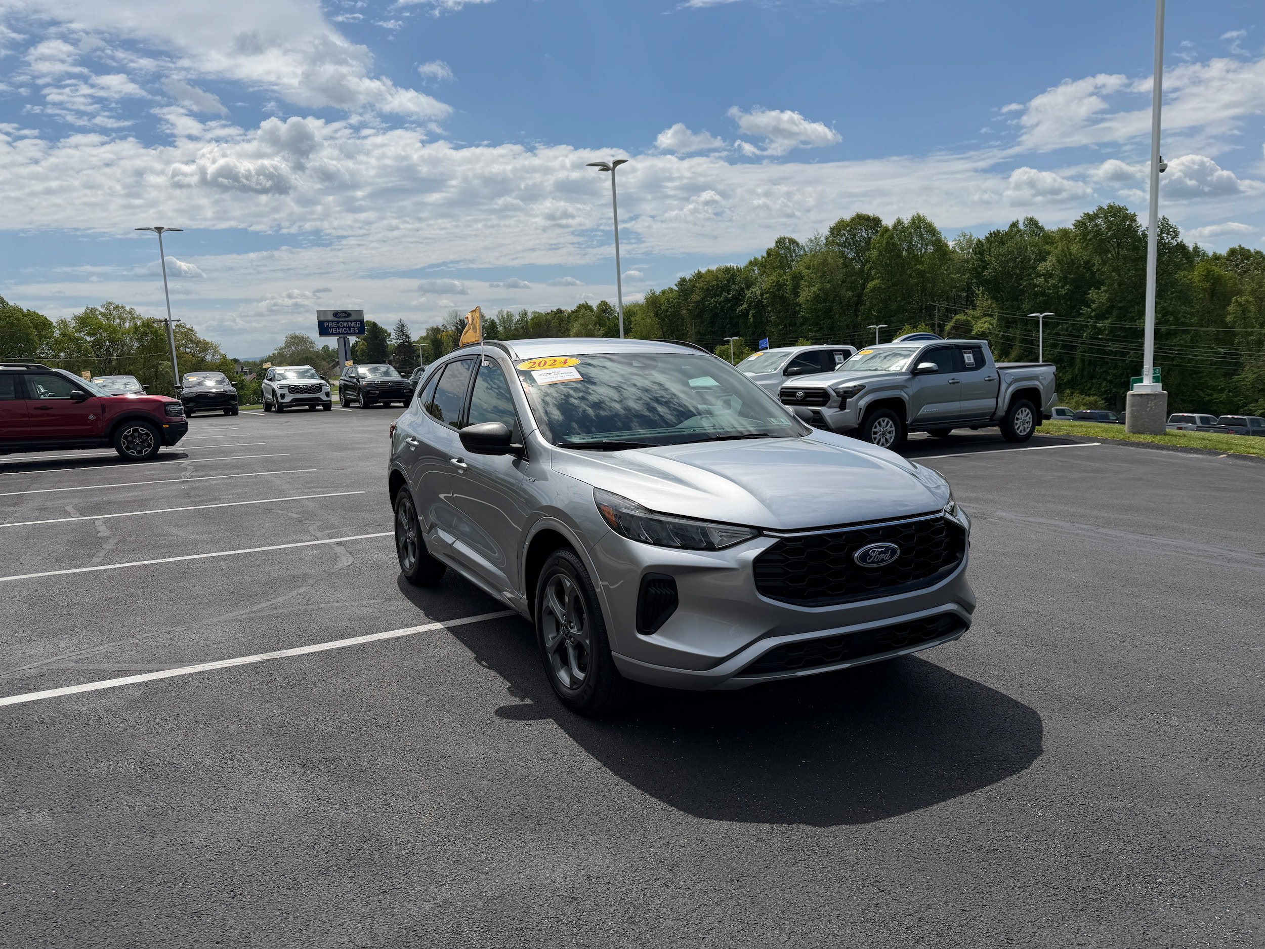 Certified 2024 Ford Escape ST-Line w/ Tech Pack #1 AWD/4WD image 3