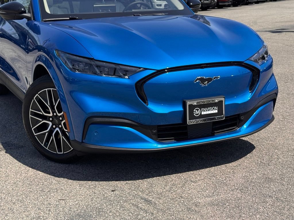 Certified 2025 Ford Mustang Mach-E Premium RWD image 3