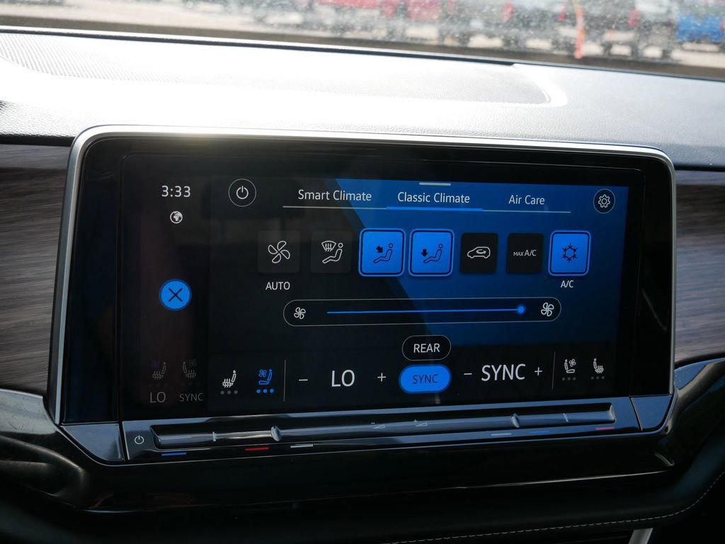 Used 2024 Volkswagen Atlas SEL Premium R-Line AWD/4WD image 22