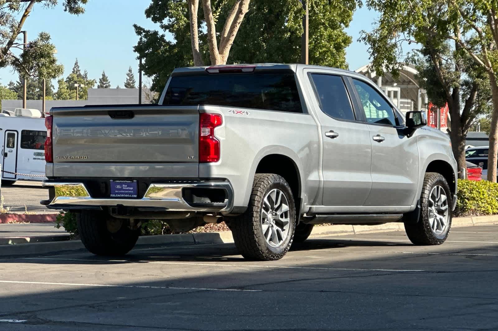 Used 2023 Chevrolet Silverado 1500 LT w/ Max Trailering Package AWD/4WD image 2