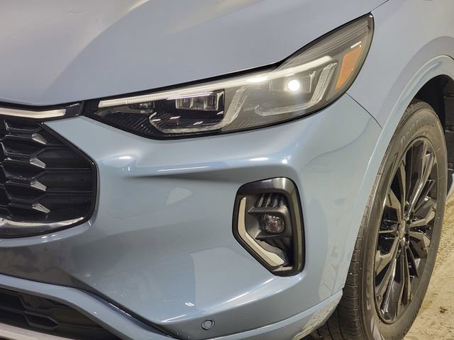 Certified 2023 Ford Escape ST-Line Elite AWD/4WD image 9