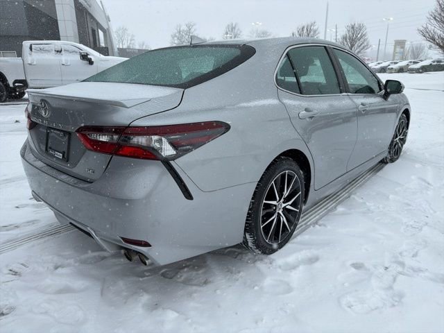 Used 2023 Toyota Camry SE image 8