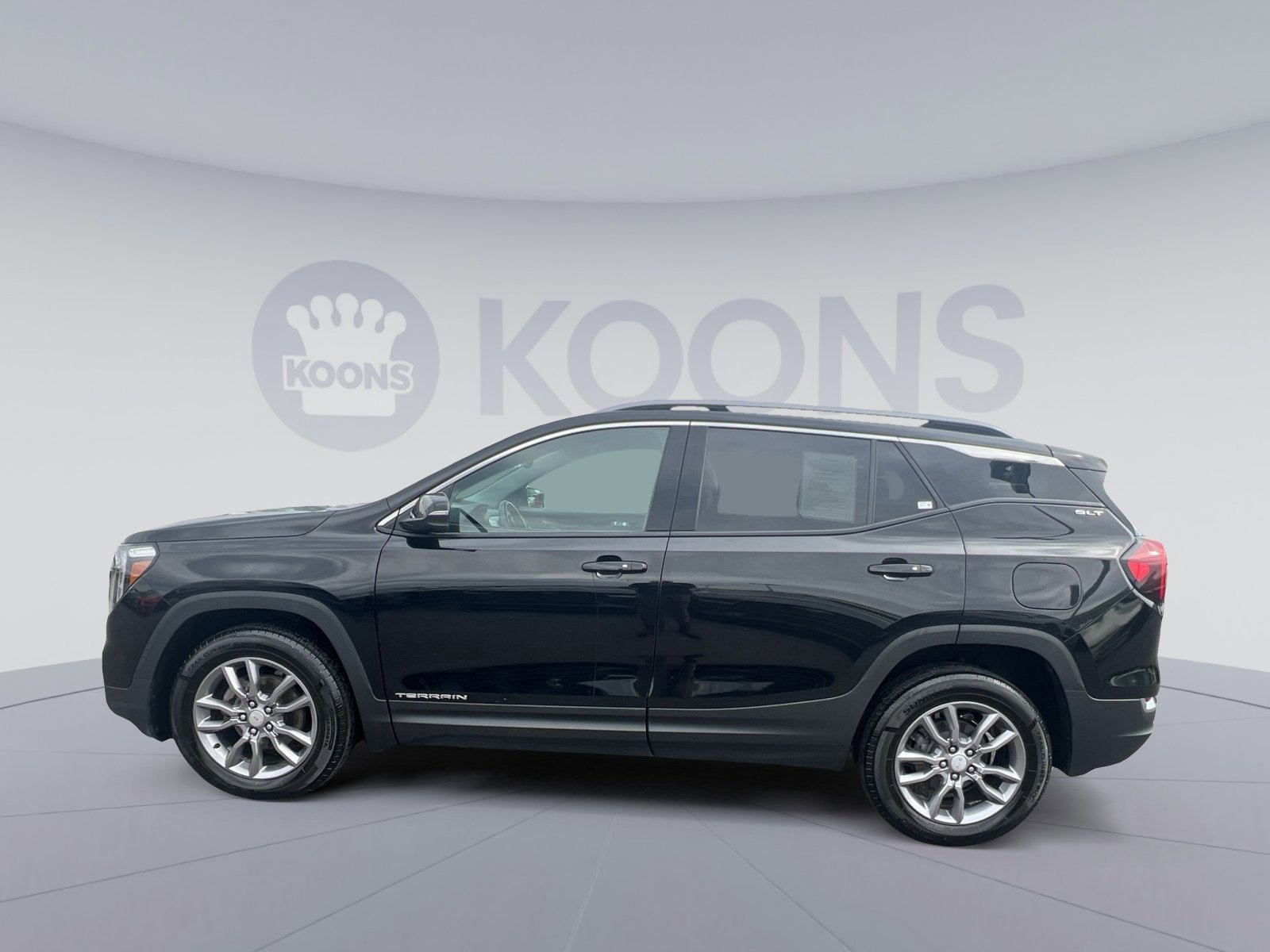 Used 2024 GMC Terrain SLT AWD/4WD image 4