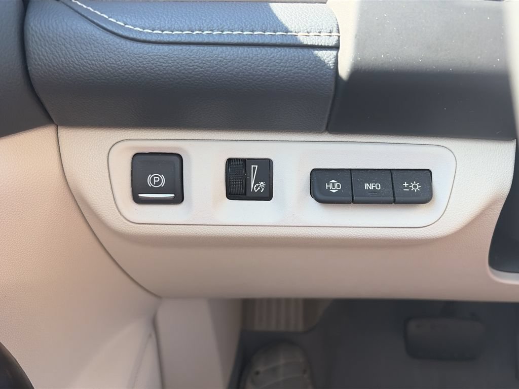 Used 2020 GMC Acadia Denali w/ Technology Package FWD image 20