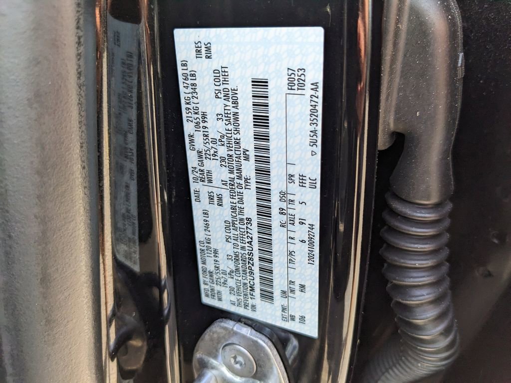 Certified 2025 Ford Escape ST-Line Elite AWD/4WD image 40