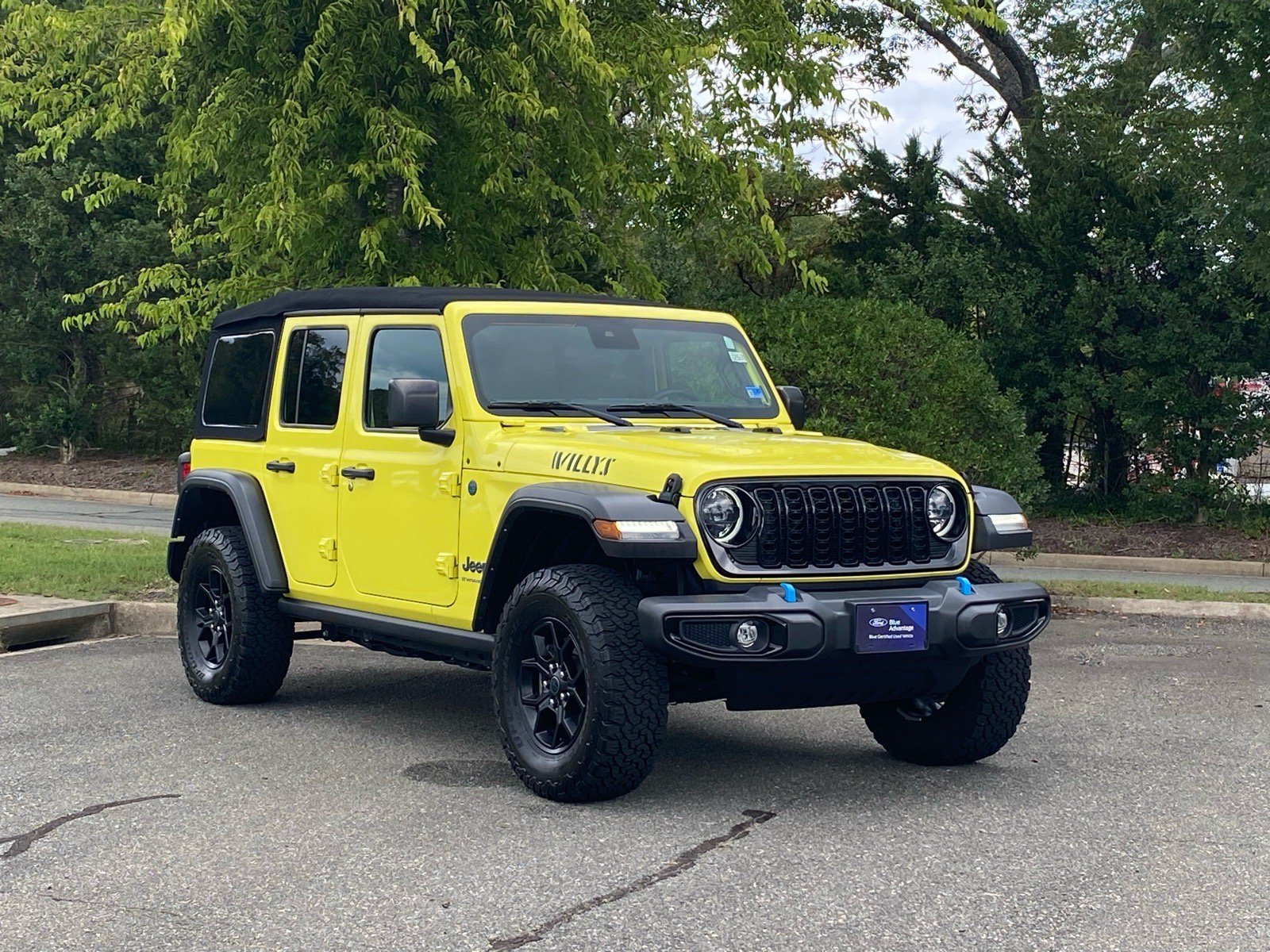 Used 2024 Jeep Wrangler Unlimited AWD/4WD image 2