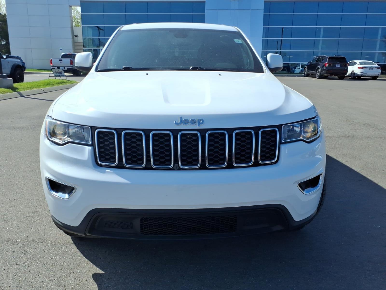 Used 2022 Jeep Grand Cherokee Laredo E RWD image 2