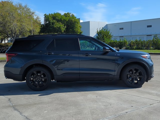 Certified 2023 Ford Explorer ST-Line w/ Class IV Trailer Tow Package image 4