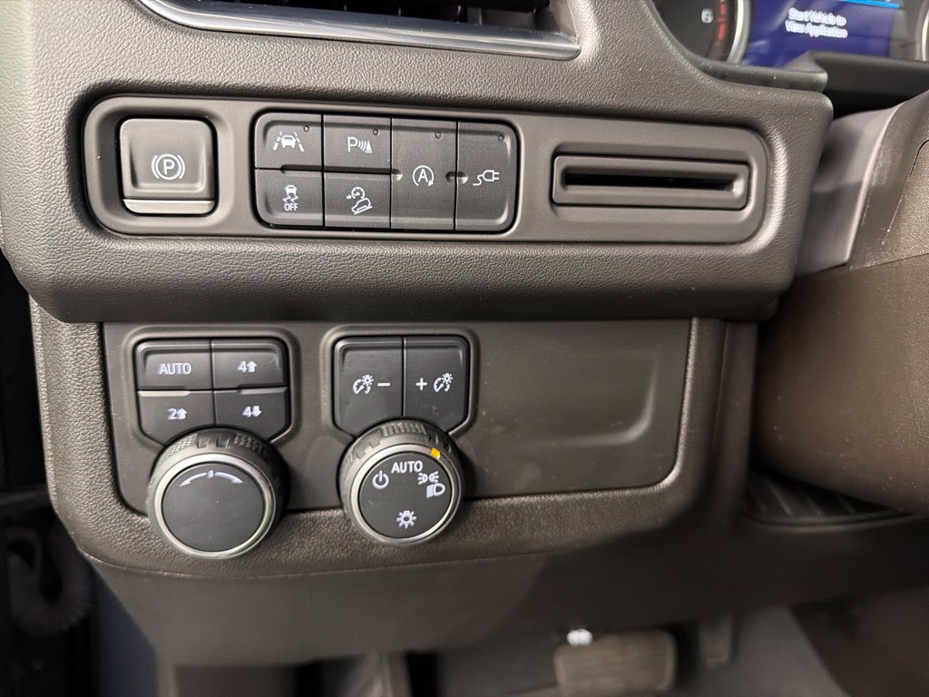 Used 2021 Chevrolet Tahoe Premier AWD/4WD image 22