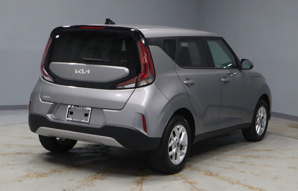 Used 2025 Kia Soul LX w/ LX Technology Package image 5