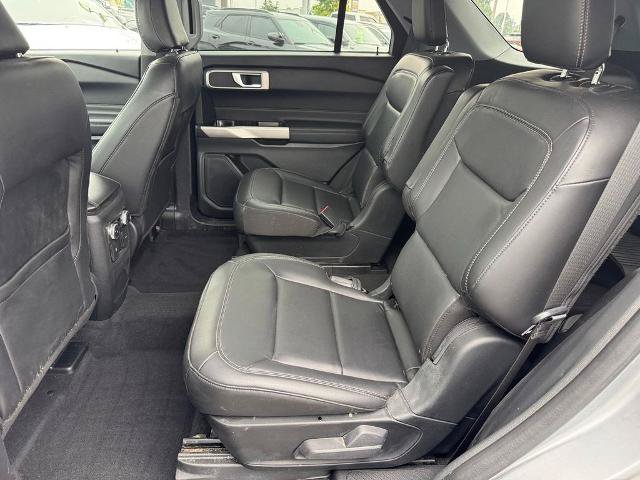 Certified 2022 Ford Explorer XLT w/ Equipment Group 202A AWD/4WD image 9