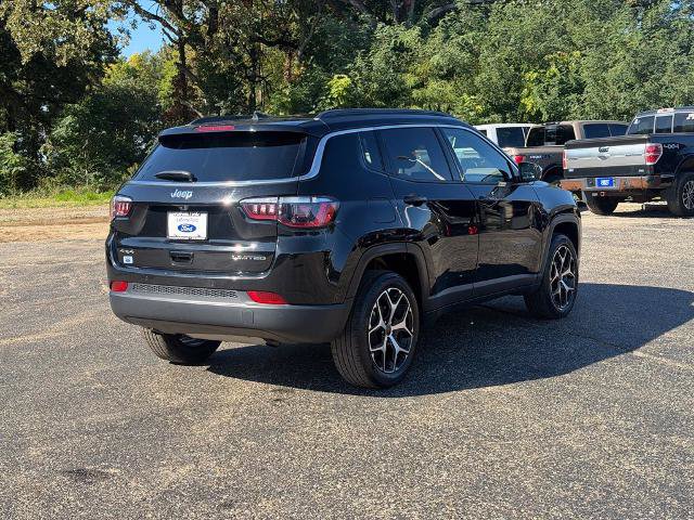 Used 2025 Jeep Compass Limited AWD/4WD image 7