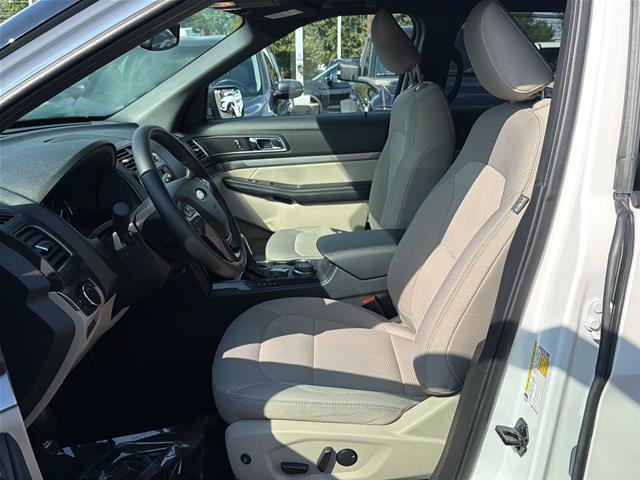 Certified 2019 Ford Explorer XLT w/ Equipment Group 201A AWD/4WD image 17