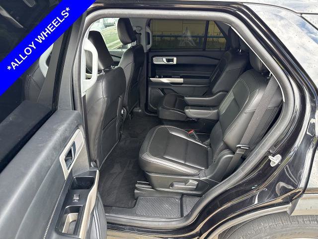 Certified 2022 Ford Explorer XLT w/ Equipment Group 202A RWD image 6