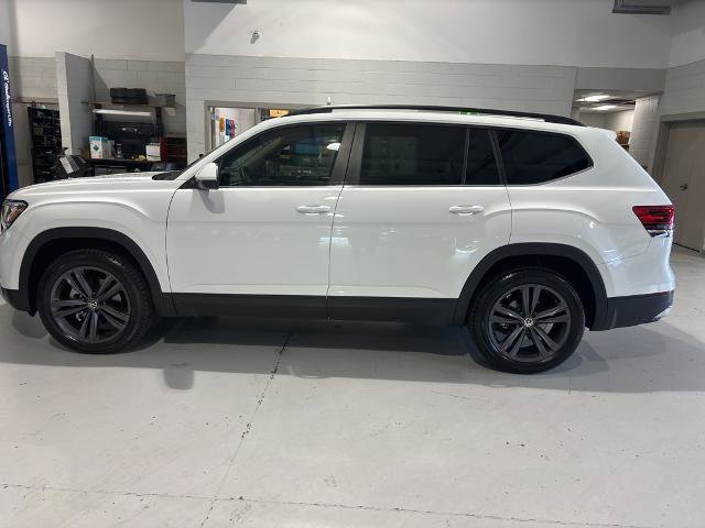 Used 2023 Volkswagen Atlas SE image 2