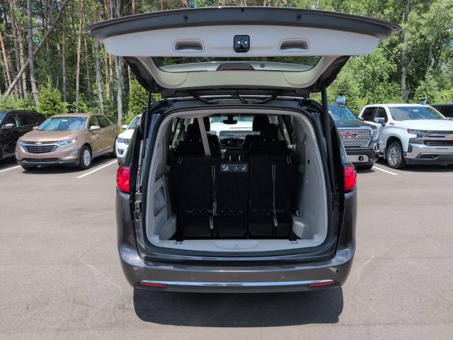 Used 2018 Chrysler Pacifica Touring-L Plus w/ Tire & Wheel Group FWD image 19