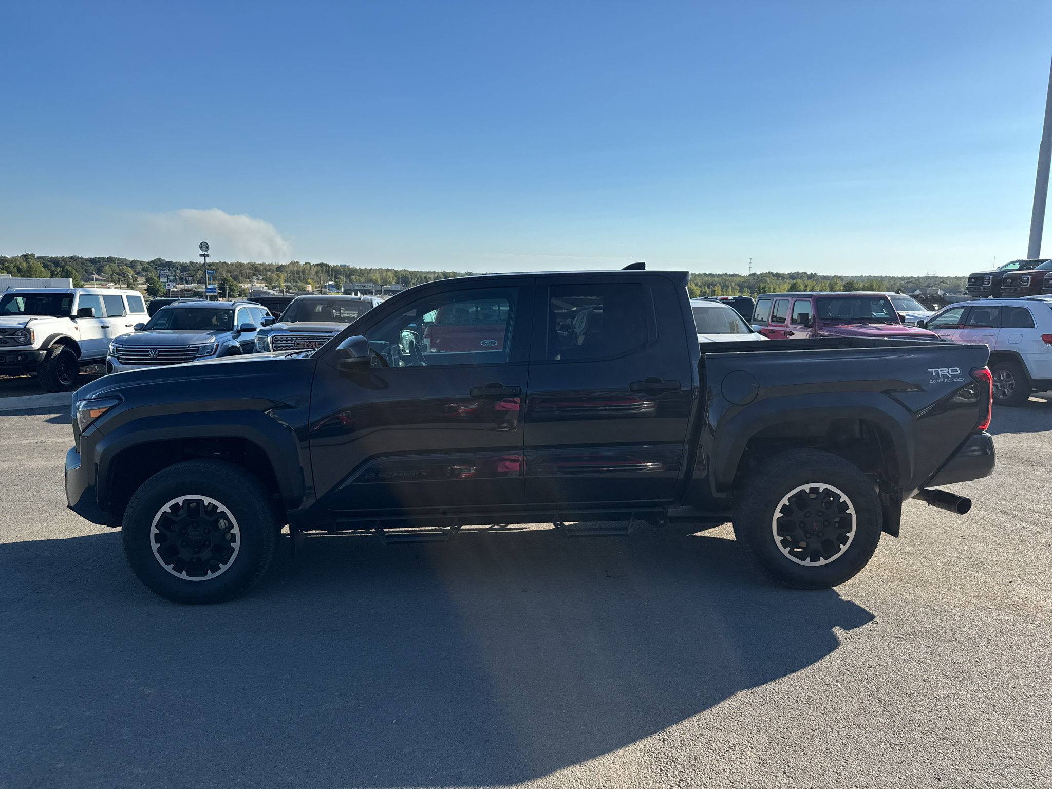 Used 2024 Toyota Tacoma TRD Off-Road AWD/4WD image 10