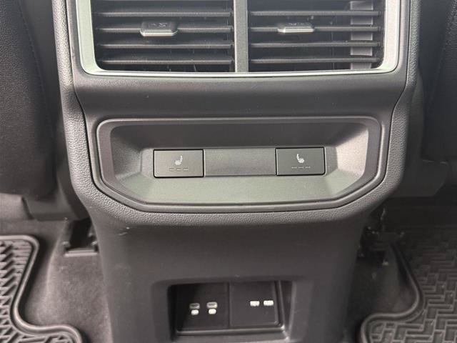 Used 2024 Volkswagen Atlas Cross Sport SEL AWD/4WD image 19
