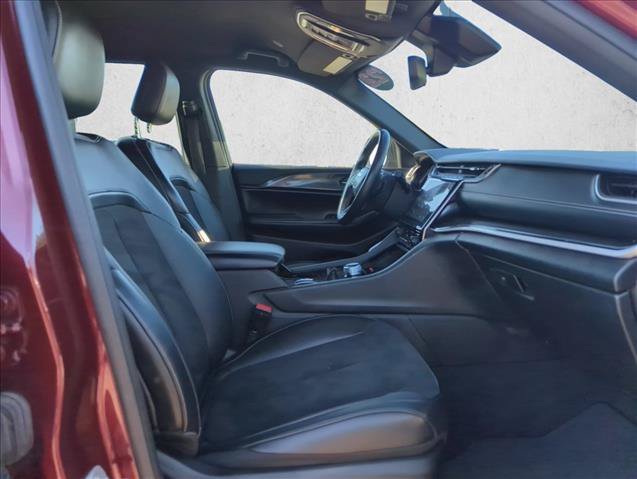 Used 2022 Jeep Grand Cherokee Altitude AWD/4WD image 21
