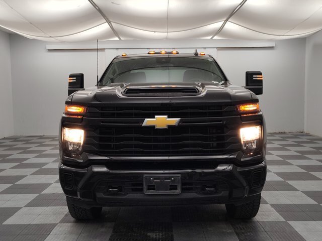 Used 2024 Chevrolet Silverado 2500 Custom w/ Custom Value Package AWD/4WD image 7