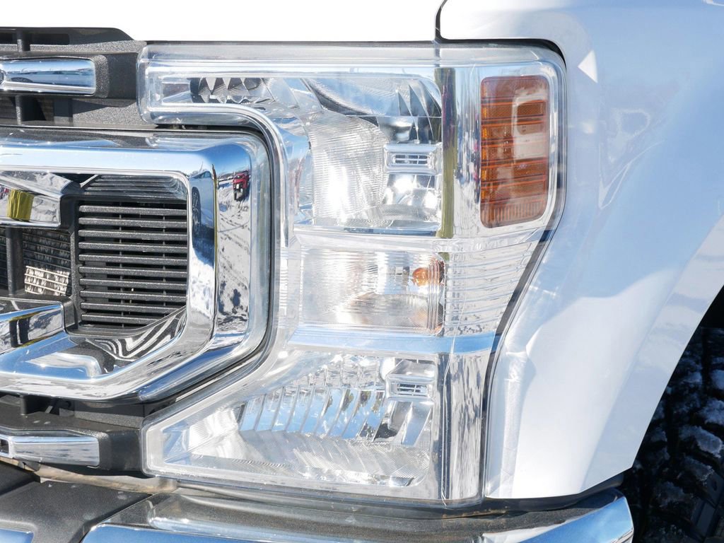 Certified 2022 Ford F250 XLT w/ XLT Value Package image 5