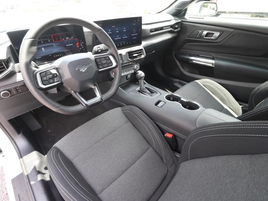 Certified 2025 Ford Mustang Coupe RWD image 6