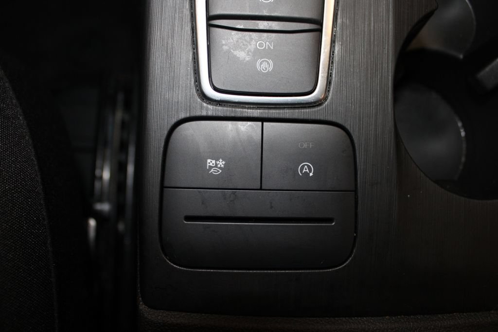 Certified 2024 Ford Escape Active AWD/4WD image 34