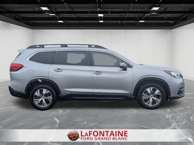 Used 2022 Subaru Ascent Premium w/ Convenience Package image 2