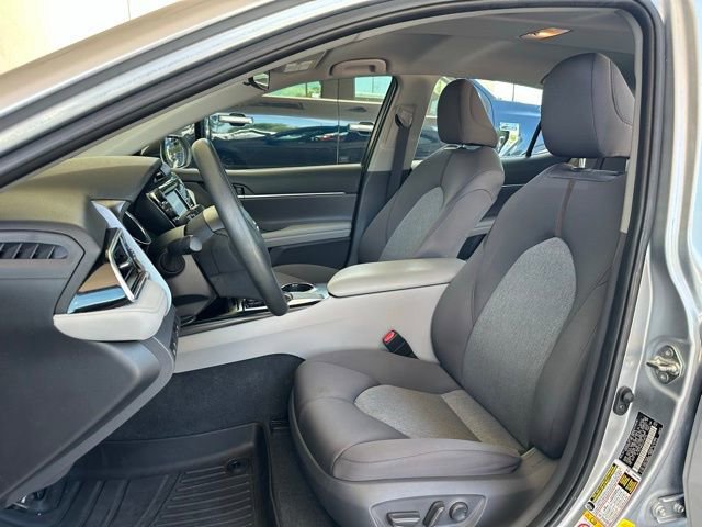 Used 2018 Toyota Camry LE FWD image 12