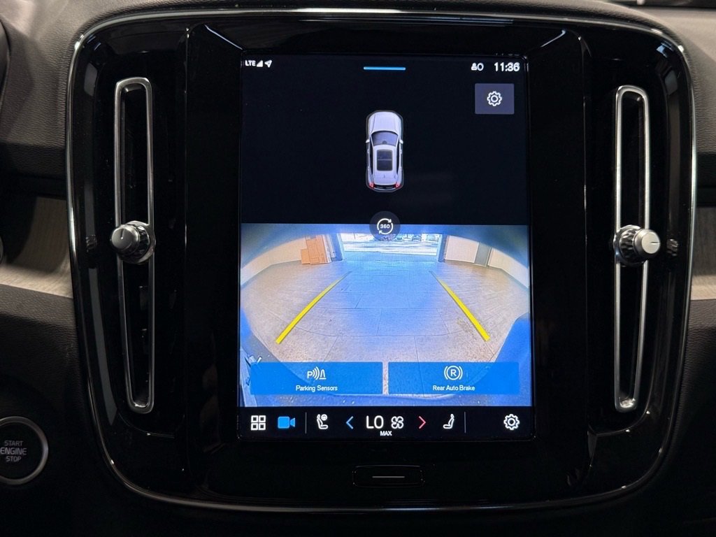 Used 2023 Volvo XC40 B5 Plus w/ Protection Package Premier image 25