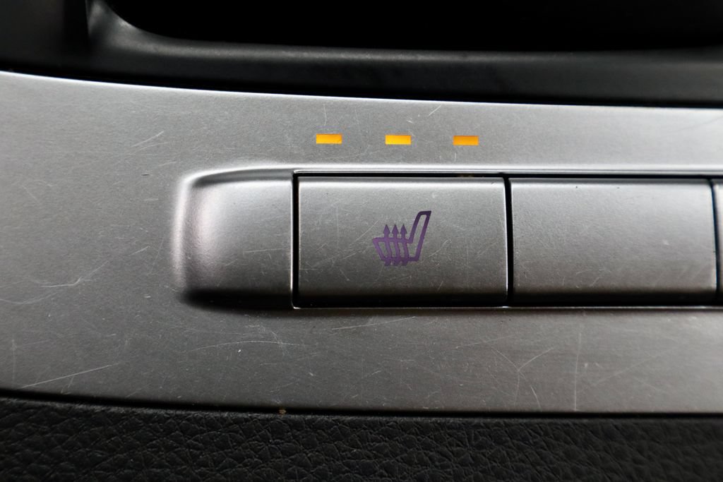 Used 2024 Kia Carnival LX FWD image 4