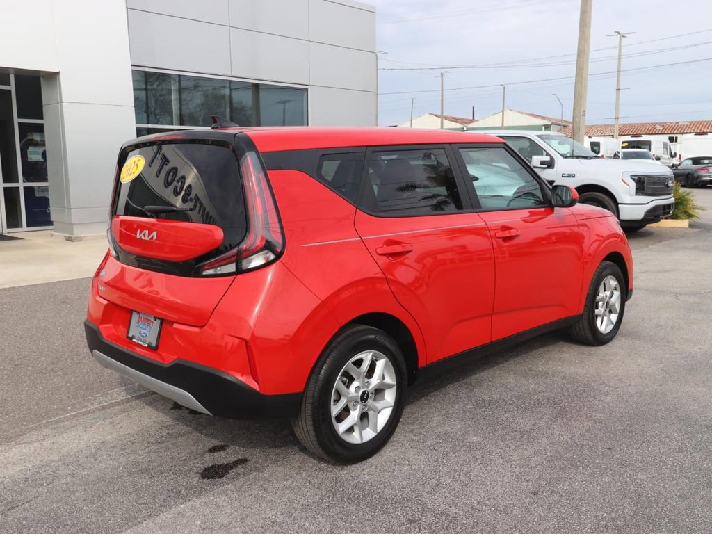 Used 2025 Kia Soul LX w/ LX Technology Package image 5