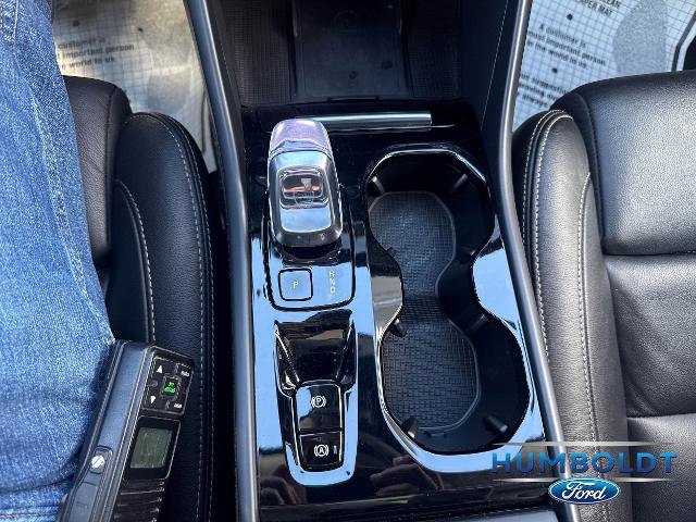 Used 2024 Volvo XC40 B5 Ultimate w/ Protection Package Premier image 21