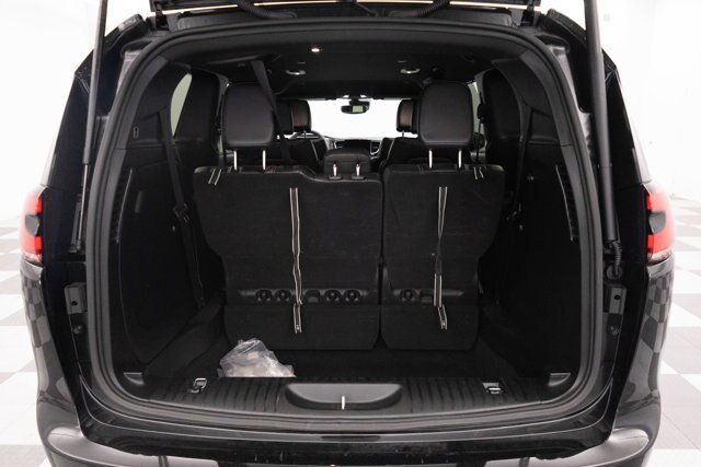 Used 2025 Chrysler Pacifica Select FWD image 11