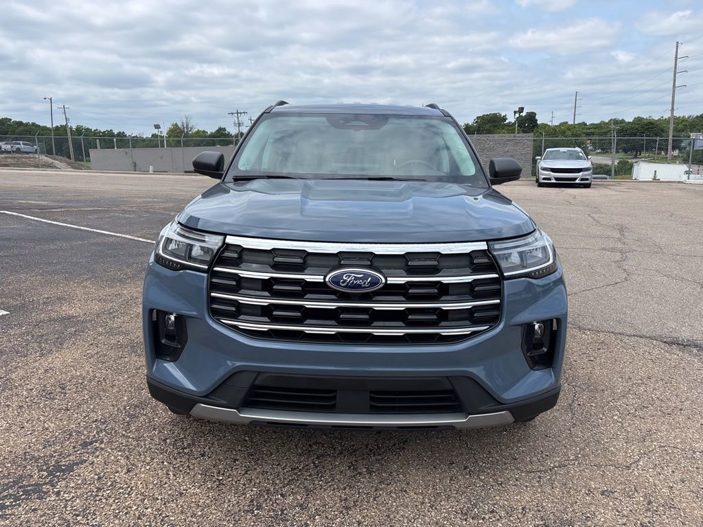 Certified 2025 Ford Explorer Active w/ Active Comfort Package AWD/4WD image 2