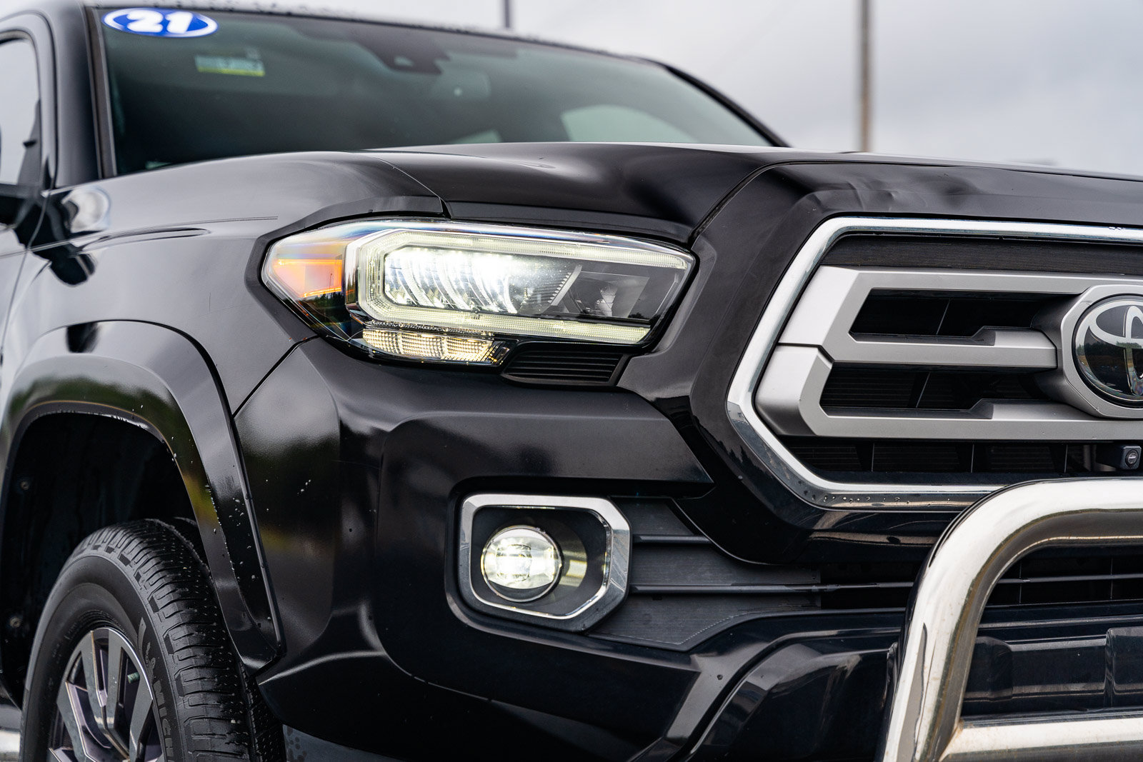 Used 2021 Toyota Tacoma Limited RWD image 10
