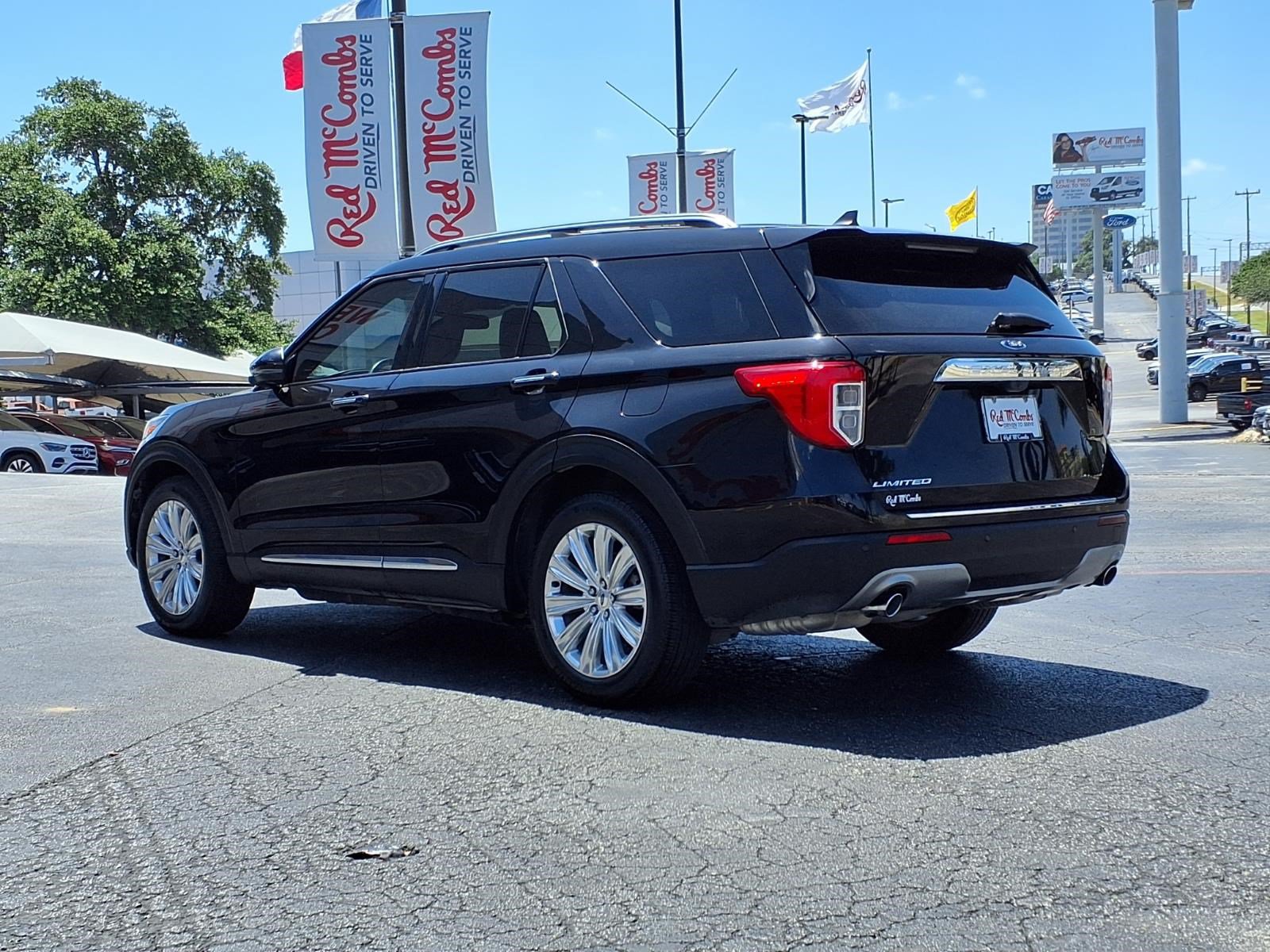 Certified 2024 Ford Explorer Limited w/ Limited Technology Package RWD image 8