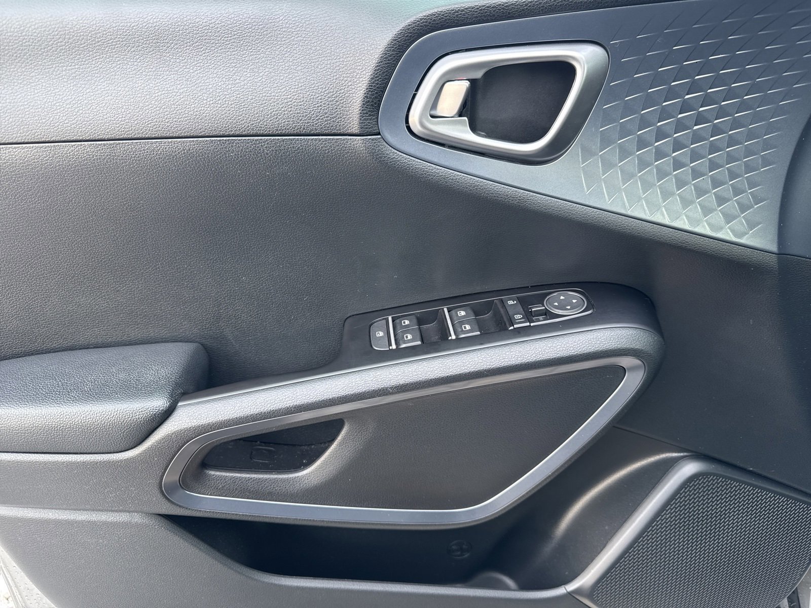 Used 2023 Kia Soul EX image 25