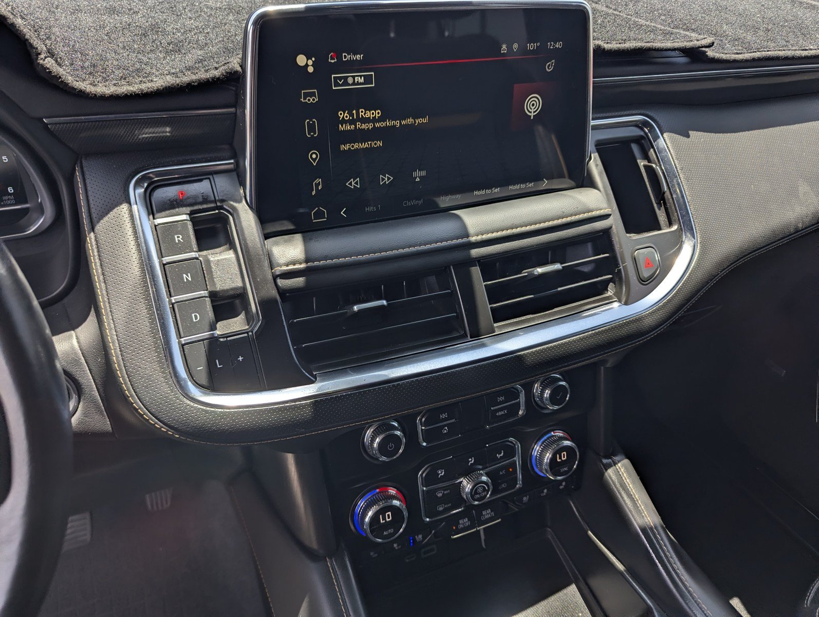 Used 2022 GMC Yukon XL AT4 w/ Max Trailering Package AWD/4WD image 11