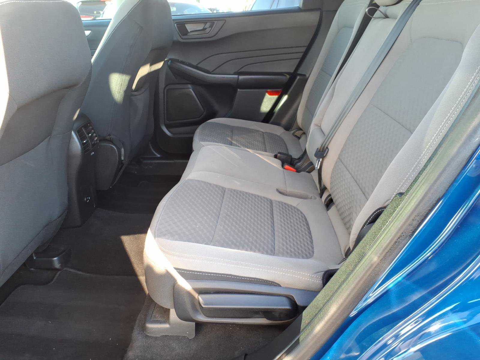 Certified 2022 Ford Escape SE w/ SE Sport Appearance Package image 17