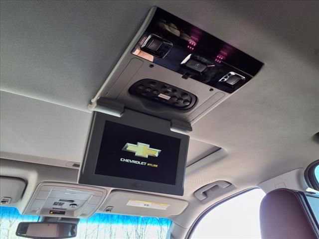 Used 2019 Chevrolet Suburban Premier w/ Premier Plus Edition image 9