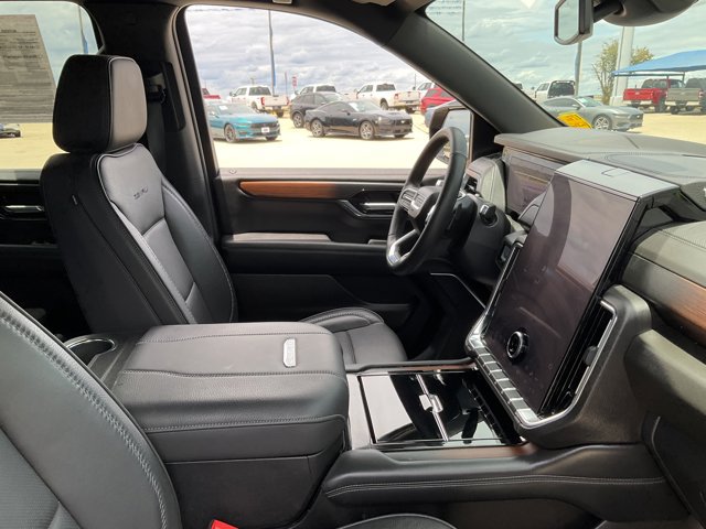 Used 2025 GMC Yukon XL Denali AWD/4WD image 19